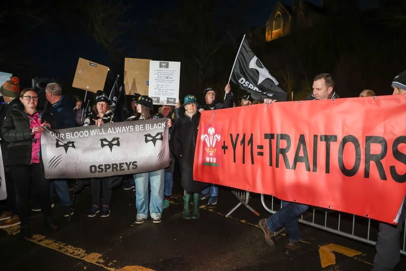 Ospreys Followers Protest as Wales Stars Face ‘Disgrace’ Chants Ospreys Followers Protest as Wales Stars Face ‘Disgrace’ Chants