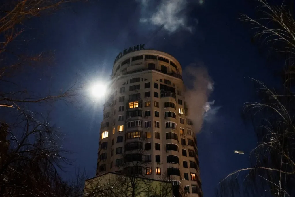 Kyiv Hit by Main Missile Assault Amid Renewed Peace Negotiation Efforts