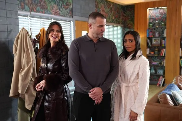 Hollyoaks Spoilers: Mercedes Proposes Sharing Warren with Gemma Hollyoaks Spoilers: Mercedes Proposes Sharing Warren with Gemma