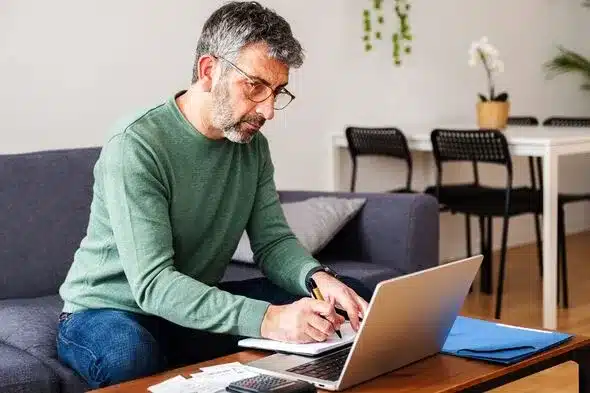 Self-Employed UK Face Quarterly Tax Reporting from April 6 Self-Employed UK Face Quarterly Tax Reporting from April 6