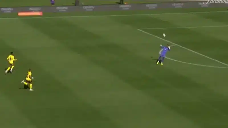 Keeper’s Catastrophic Personal Objective Ignites Auckland FC’s 5-0 Derby Rout Keeper’s Catastrophic Personal Objective Ignites Auckland FC’s 5-0 Derby Rout