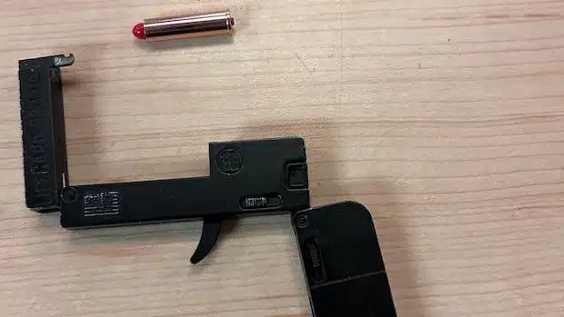 Kingston Police Arrest Man with Compact Foldable Pistol Kingston Police Arrest Man with Compact Foldable Pistol