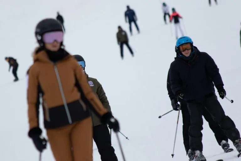 Italy’s Ski Resorts Sort out Vacationer Booms and Local weather Shifts Italy’s Ski Resorts Sort out Vacationer Booms and Local weather Shifts
