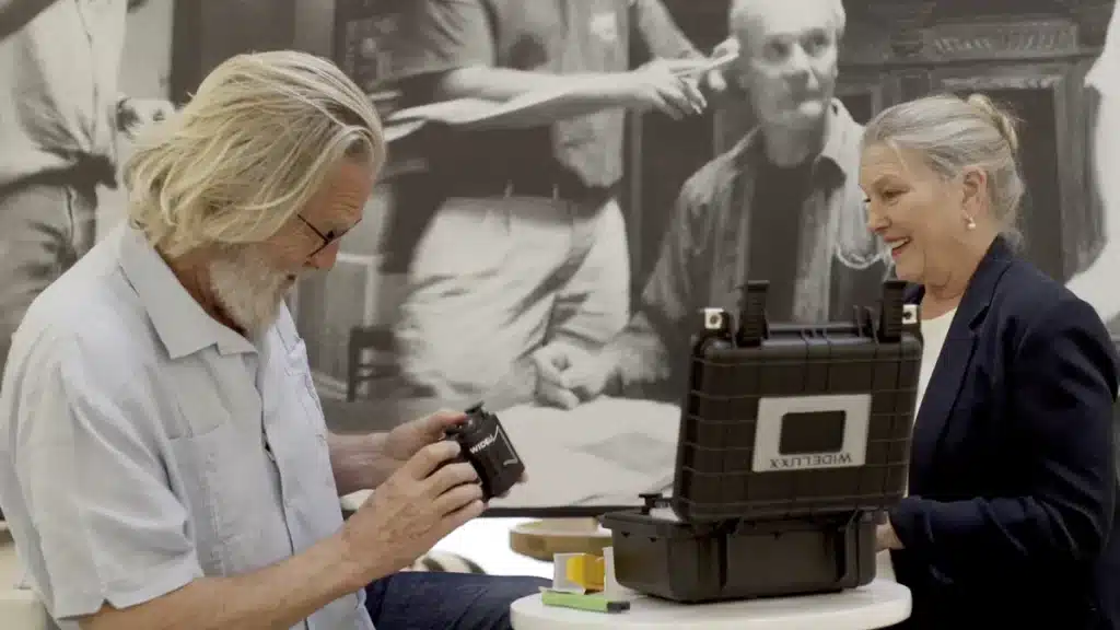 Jeff Bridges Revives Widelux Panoramic Digital camera with First Prototypes Jeff Bridges Revives Widelux Panoramic Digital camera with First Prototypes