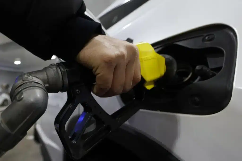 Japan Posts ¥57.3B Commerce Surplus in February Amid Export Surge