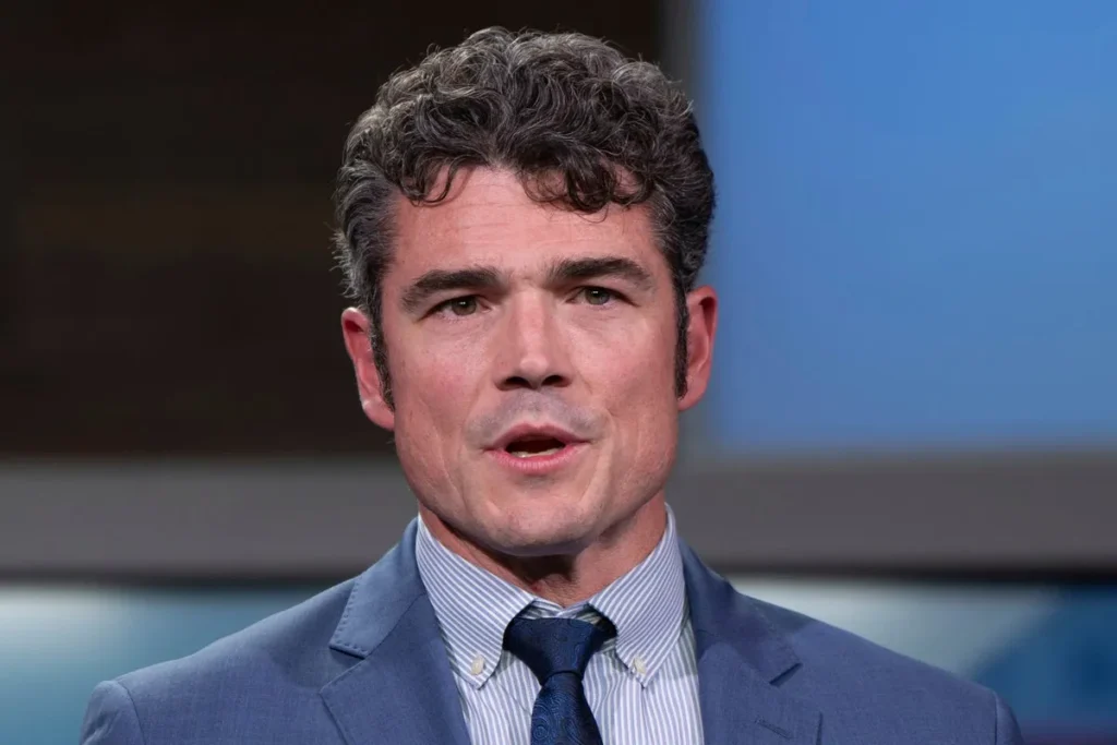 Ex-Trump Aide Resigns Over Iran Struggle, Denies Nuclear Risk