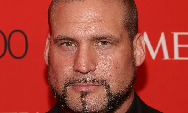 Safety Guard Speaks Out on Chappell Roan Resort Conflict with Jude Legislation’s Daughter Safety Guard Speaks Out on Chappell Roan Resort Conflict with Jude Legislation’s Daughter