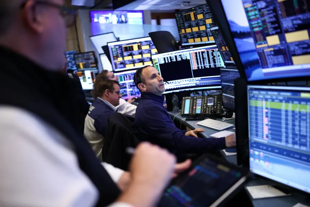 Canadian Traders Assess Dangers in Fragile Iran Ceasefire