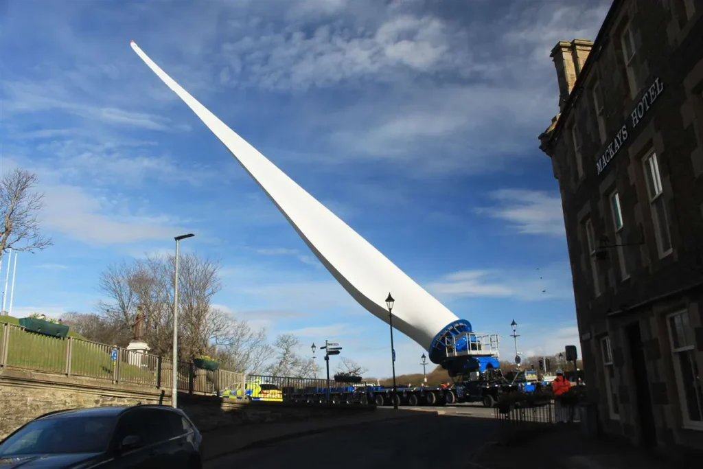 73m Turbine Blade Navigates World’s Shortest Road in Wick