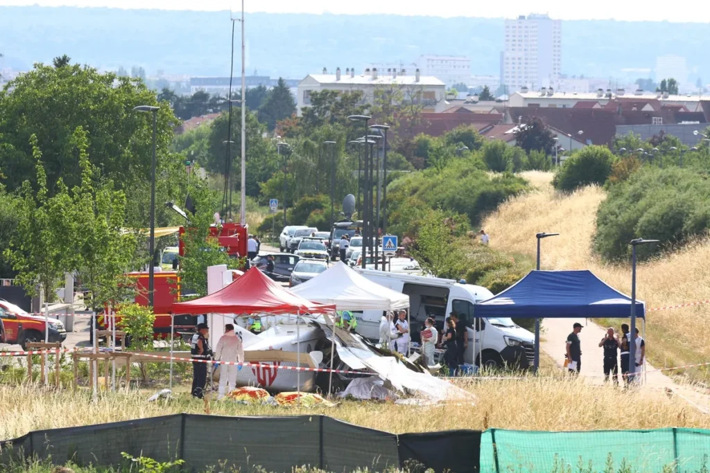 11 Killed in French Skydiving Aircraft Crash Close to Nancy
