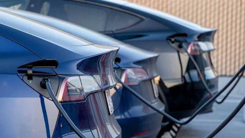 EV and Hybrid Gross sales Surge as Gas Costs Climb EV and Hybrid Gross sales Surge as Gas Costs Climb