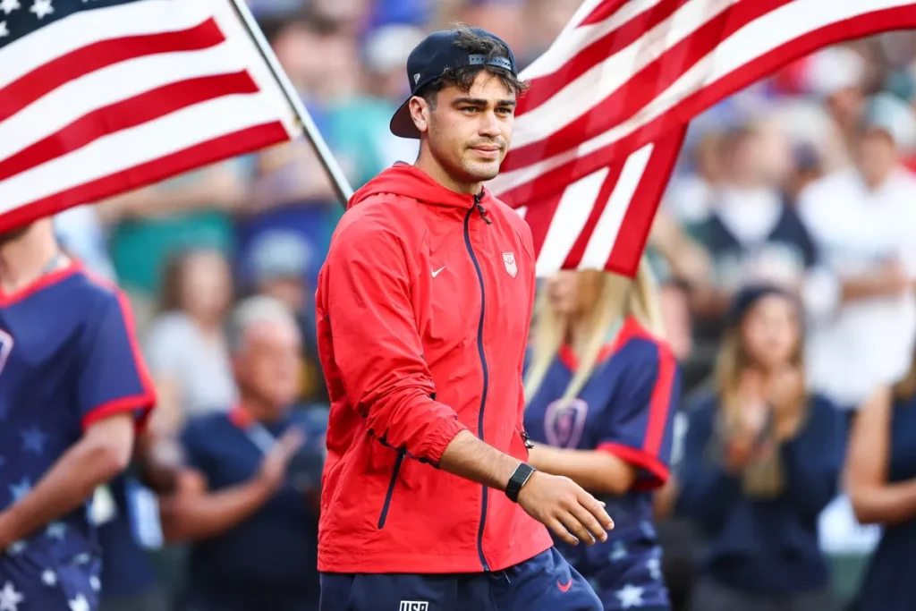 Gio Reyna’s Switch: Followers Weigh In on USMNT Star’s New Chapter