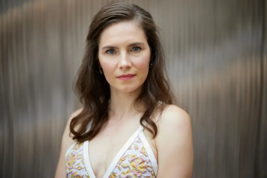 Amanda Knox Defends Edinburgh Present Honoring Murdered Flatmate
