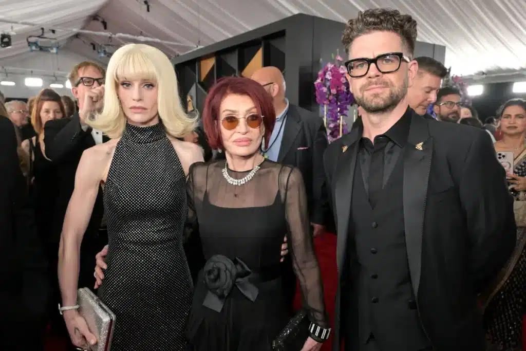 Kelly Osbourne Wore Wig at Grammys Amid ‘Scary’ Weight Loss Kelly Osbourne Wore Wig at Grammys Amid ‘Scary’ Weight Loss