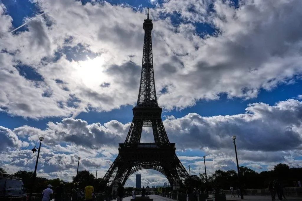 Eiffel Tower Reopens After Gender Equality Strike Eiffel Tower Reopens After Gender Equality Strike